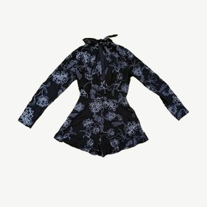 ❌SOLD❌ NWOT Keyhole Tie Mock Neck Romper Shorts Long Sleeve Jumper Missguided XS